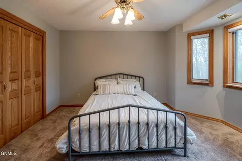 Bedroom - 800 Munich Dr, Bismarck, ND 58504 photo 9 of 14