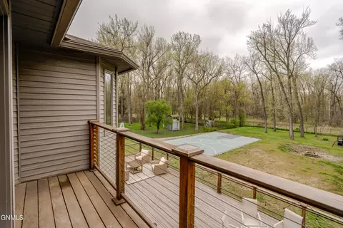Exterior - 800 Munich Dr, Bismarck, ND 58504 photo 8 of 23
