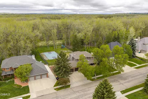 View/Area - 800 Munich Dr, Bismarck, ND 58504 photo 1 of 8