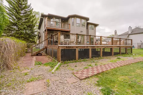 Exterior - 800 Munich Dr, Bismarck, ND 58504 photo 12 of 23