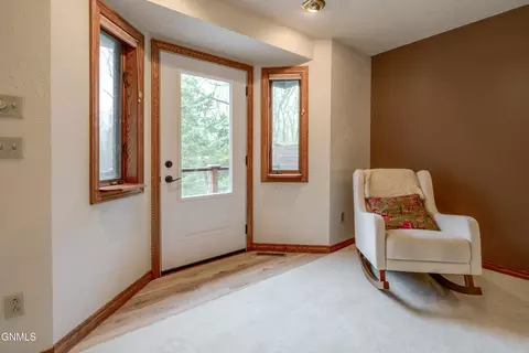 Entry Way - 800 Munich Dr, Bismarck, ND 58504 photo 7 of 11