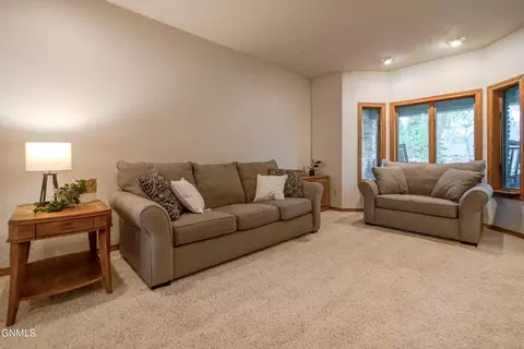 Living - 800 Munich Dr, Bismarck, ND 58504 photo 3 of 3