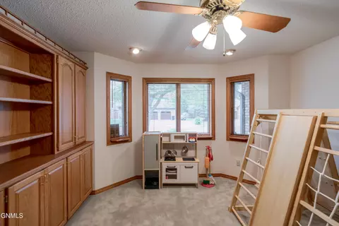Bedroom - 800 Munich Dr, Bismarck, ND 58504 photo 1 of 14