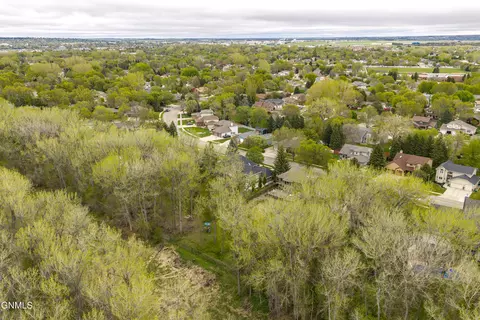 View/Area - 800 Munich Dr, Bismarck, ND 58504 photo 7 of 8