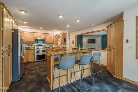 Kitchen - 800 Munich Dr, Bismarck, ND 58504 photo 3 of 12