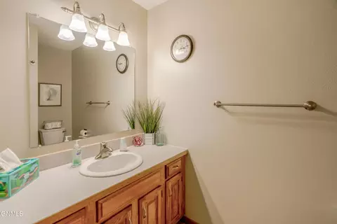 Bath - 2701 9th Ave NW, Mandan, ND 58554 photo 10 of 12