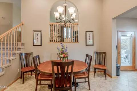 Dining - 2701 9th Ave NW, Mandan, ND 58554 photo 3 of 5