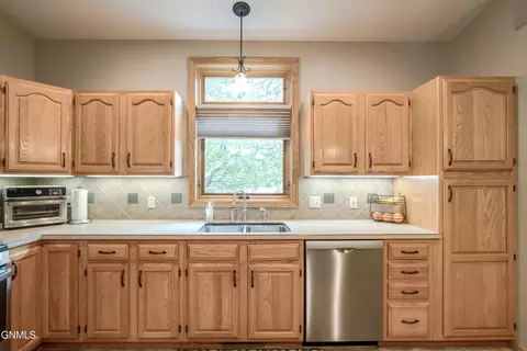 Kitchen - 2701 9th Ave NW, Mandan, ND 58554 photo 3 of 7
