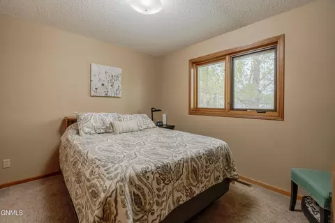 Bedroom - 2701 9th Ave NW, Mandan, ND 58554 photo 2 of 10
