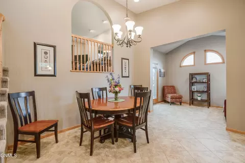 Dining - 2701 9th Ave NW, Mandan, ND 58554 photo 2 of 5