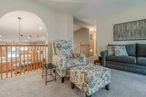 Entry Way - 2701 9th Ave NW, Mandan, ND 58554 photo 4 of 7