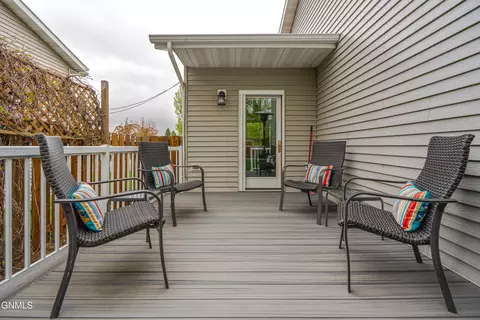 Exterior - 2701 9th Ave NW, Mandan, ND 58554 photo 14 of 16
