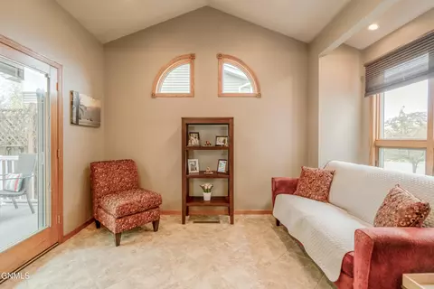 Living - 2701 9th Ave NW, Mandan, ND 58554 photo 1 of 7