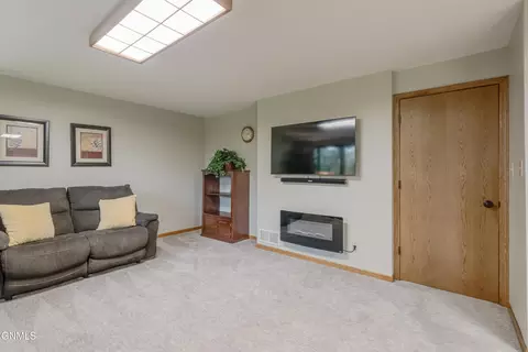 Living - 2701 9th Ave NW, Mandan, ND 58554 photo 7 of 7