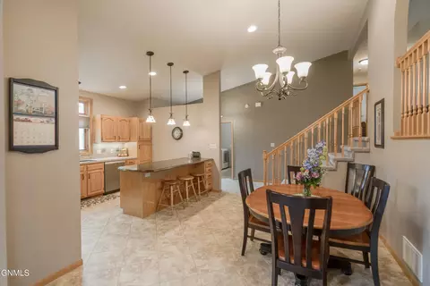 Dining - 2701 9th Ave NW, Mandan, ND 58554 photo 4 of 5