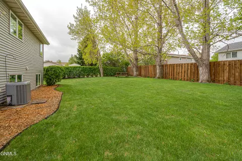 Exterior - 2701 9th Ave NW, Mandan, ND 58554 photo 16 of 16