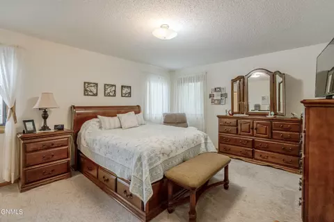 Bedroom - 2701 9th Ave NW, Mandan, ND 58554 photo 3 of 10