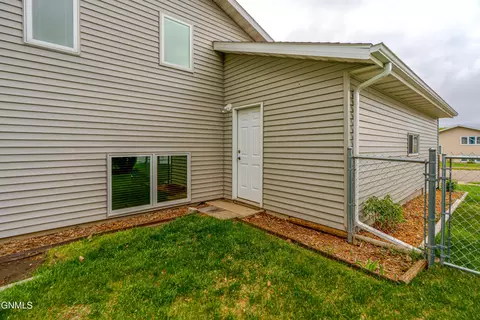 Exterior - 2701 9th Ave NW, Mandan, ND 58554 photo 6 of 16