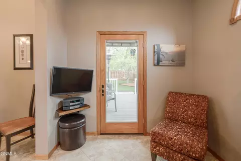 Entry Way - 2701 9th Ave NW, Mandan, ND 58554 photo 3 of 7
