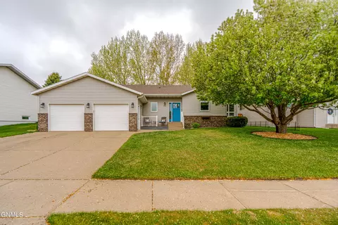 2701 9th Ave NW, Mandan, ND 58554
