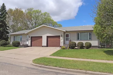 16061608 22nd St, Bismarck, ND 58501