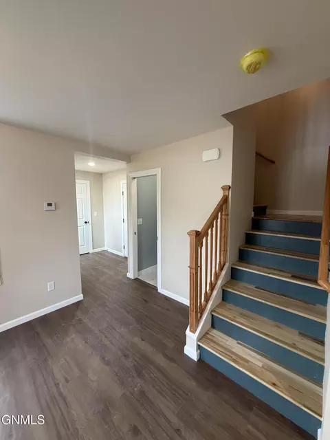 Entry Way - 1402 Main St, Williston, ND 58801 photo 2 of 6