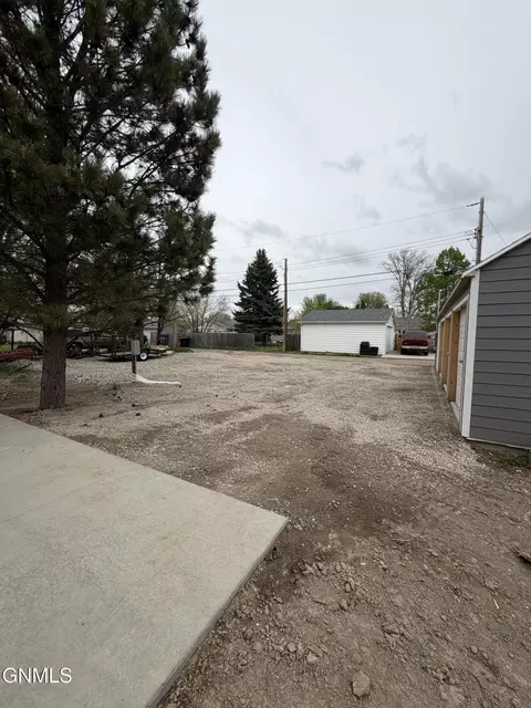 Exterior - 1402 Main St, Williston, ND 58801 photo 3 of 3