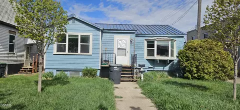 106 7th Ave NW, Mandan, ND 58554