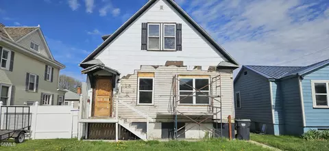 108 7th Ave NW, Mandan, ND 58554