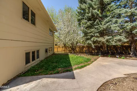 Exterior - 208 Redstone Dr, Bismarck, ND 58503 photo 10 of 12