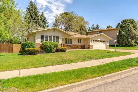 Exterior - 208 Redstone Dr, Bismarck, ND 58503 photo 3 of 12