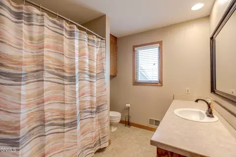 Bath - 208 Redstone Dr, Bismarck, ND 58503 photo 1 of 7