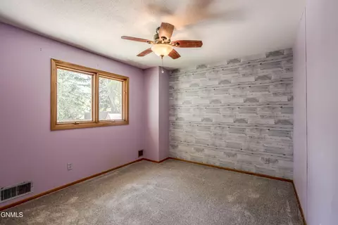 Bedroom - 208 Redstone Dr, Bismarck, ND 58503 photo 5 of 13