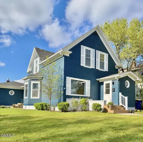 303 6th St NE, Jamestown, ND 58401