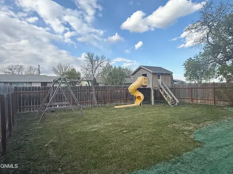 Exterior - 1238 7th Ave W, Williston, ND 58801 photo 15 of 20