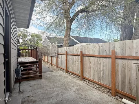 Exterior - 1238 7th Ave W, Williston, ND 58801 photo 18 of 20