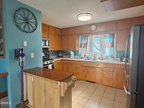 Kitchen - 1238 7th Ave W, Williston, ND 58801 photo 1 of 8