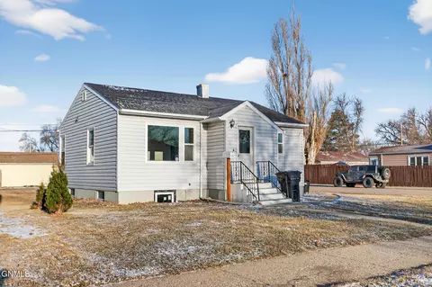 Exterior - 1131 1st Ave E, Williston, ND 58801 photo 1 of 2