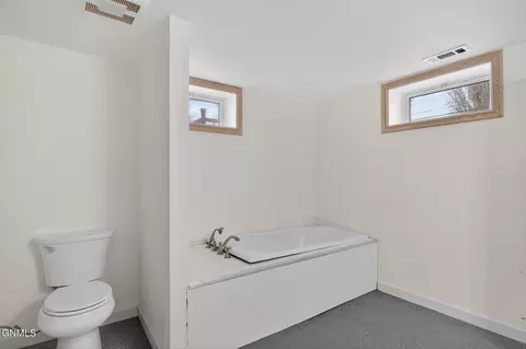 Bath - 1131 1st Ave E, Williston, ND 58801 photo 3 of 3