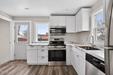 Kitchen - 1131 1st Ave E, Williston, ND 58801 photo 2 of 3