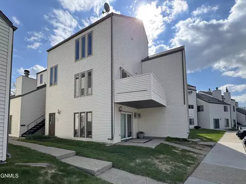 1147 Jefferson Ave, Bismarck, ND 58504