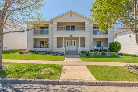 1924 16th St, Bismarck, ND 58501