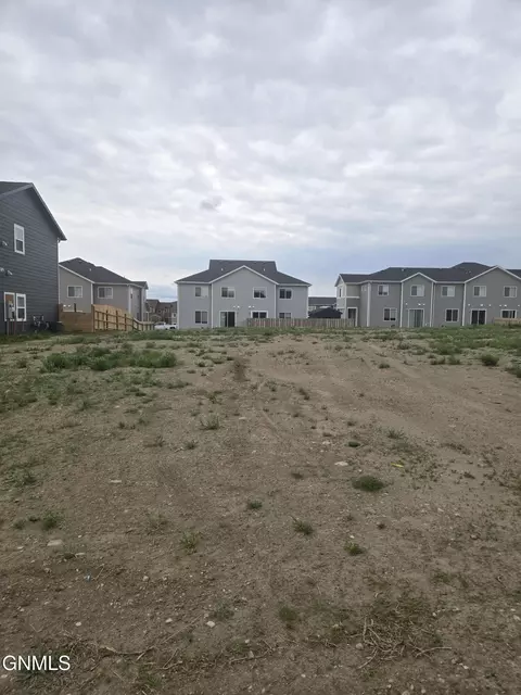 2729 29th St W, Williston, ND 58801