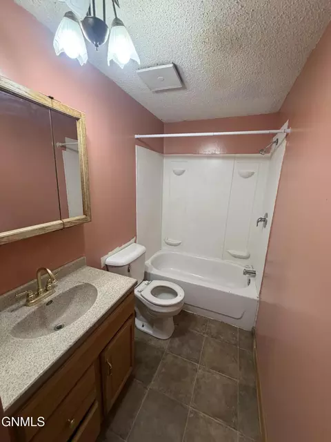 3317 9th Ave E, Williston, ND 58801 photo 14