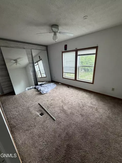 3317 9th Ave E, Williston, ND 58801 photo 15