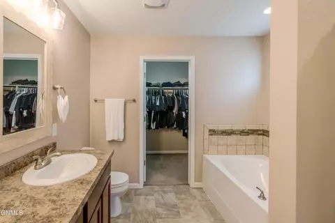 3218 Vantassel Dr, Bismarck, ND 58501 photo 29