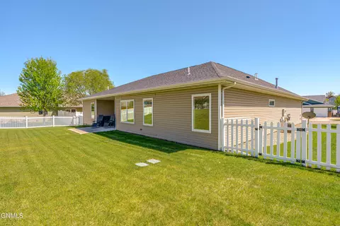 3218 Vantassel Dr, Bismarck, ND 58501 photo 55