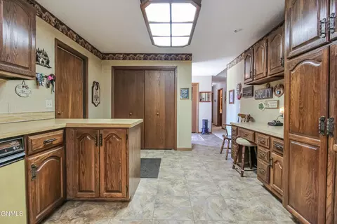 Kitchen - 337 S Brandon Loop, Bismarck, ND 58503 photo 2 of 4