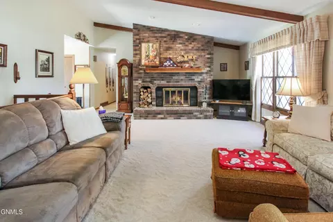 Living - 337 S Brandon Loop, Bismarck, ND 58503 photo 1 of 2