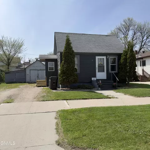 315 7th Ave NE, Valley City, ND 58072
